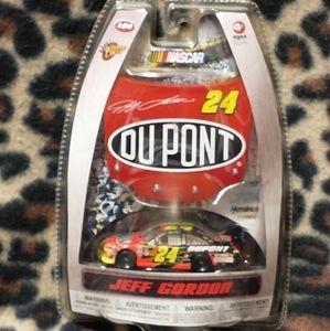 24 Jeff Gordon Dupont Chevy Impala SS 2010 Win
